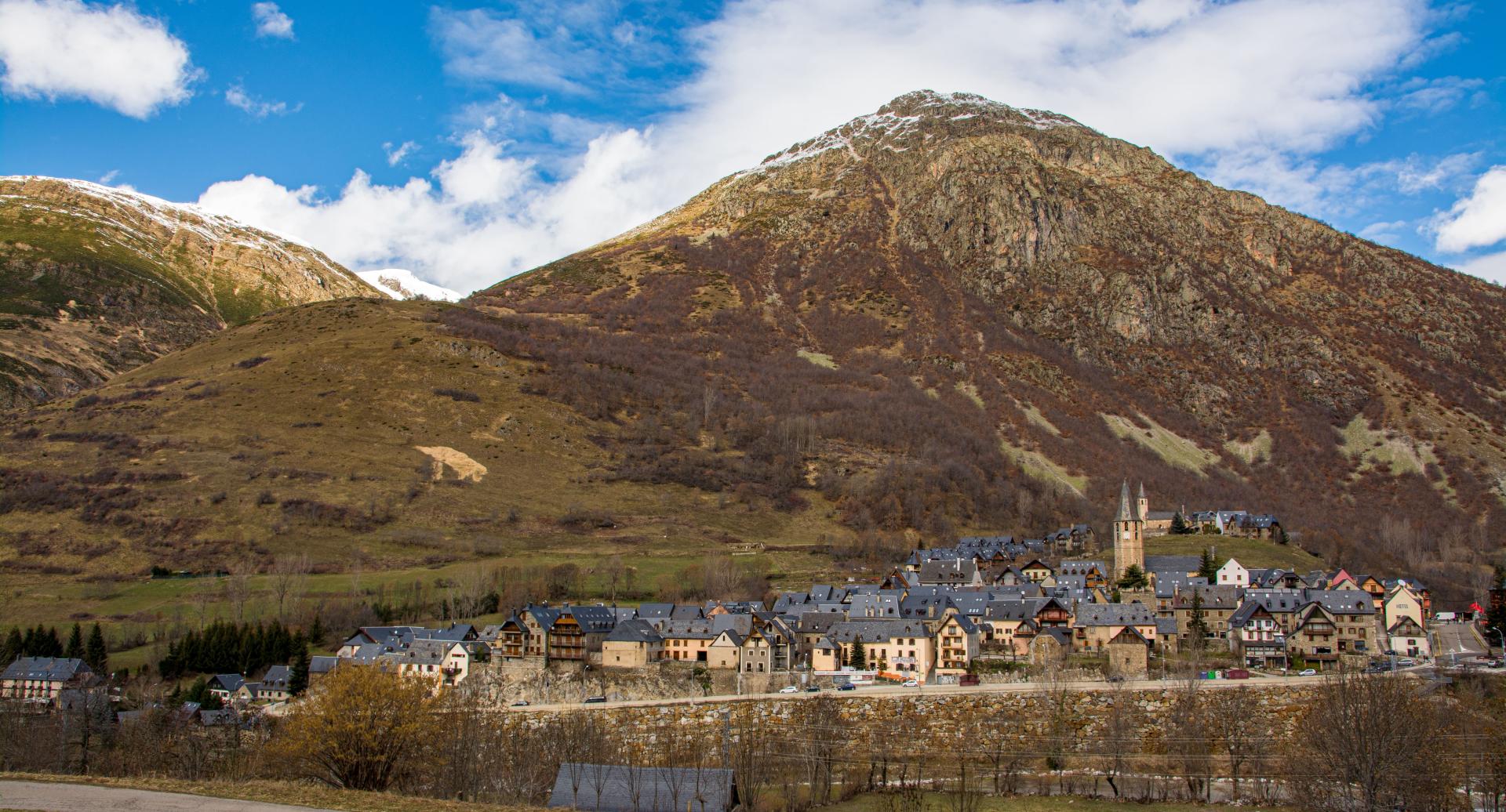 Hotel a Vielha, Vall d'Aran